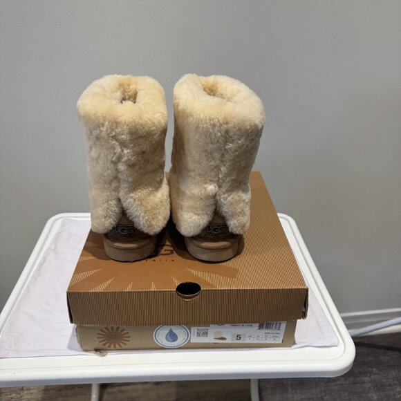 UGG AUSTRALIA BOOT - Picture 3 of 5